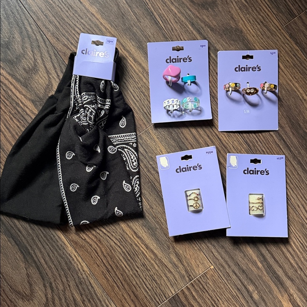 Claire's accessory set